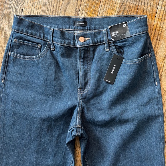 NWT Express 70’s Mid Rise Flare - Picture 3 of 9